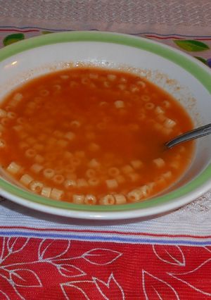Una foto de Sopa de pasta casera mexicana