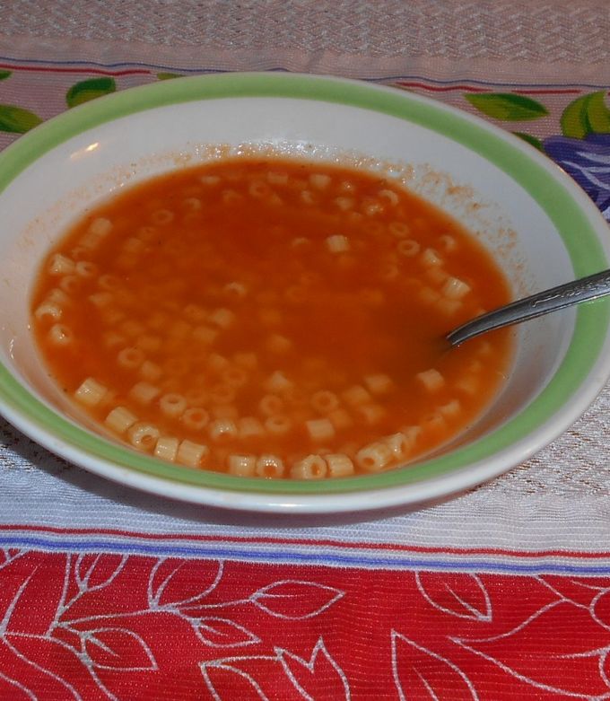 Una foto de Sopa de pasta casera mexicana