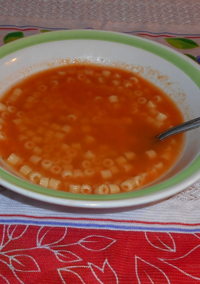 Una foto de Sopa de pasta casera mexicana