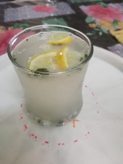 லெமன் கூல் மொஜிட்டோ(lemon mojito recipe in tamil) செய்முறை முக்கிய புகைப்படம்