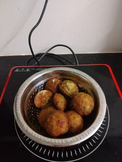 * அடை மாவில் குழிபனியாரம் *(adai maavu kulipaniyaram recipe in tamil) செய்முறை முக்கிய புகைப்படம்