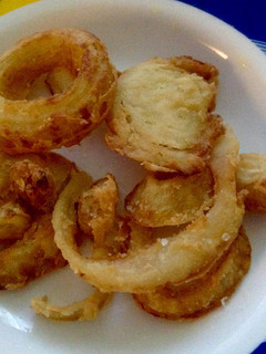 Una foto de Aros de cebolla con harina de arroz