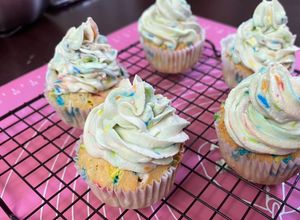 Una foto de Cupcakes de colores