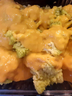 Una foto de Queso vegano tipo cheddar