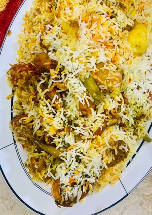 A picture of Jhatphat Chicken biryani.