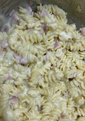 Una foto de Espirales con salsa Alfredo
