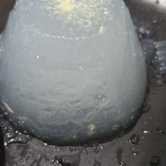 A picture of Gondhoraj lemon jelly.