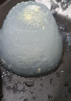 A picture of Gondhoraj lemon jelly.