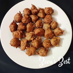 A picture of Black Gram and Fenugreek Green Fritters.