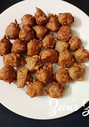 A picture of Black Gram and Fenugreek Green Fritters.