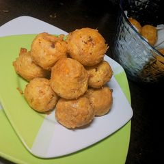 A picture of YamBalls.