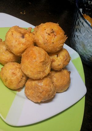 A picture of YamBalls.