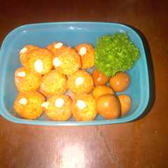 Bola bola nasi keju bekal sekolah anak রেসিপির প্রধান ছবি