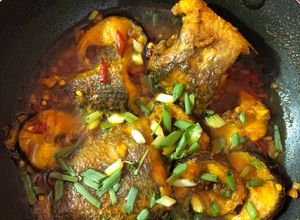 Hình của món Cá kho nghệ.