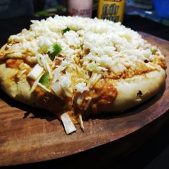 Instant veg indian pizza A picture of Instant veg indian pizza.