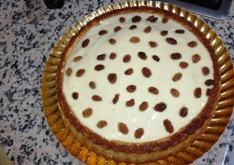 Tarta de yogur con almíbar de naranja toronja y crema pastelera