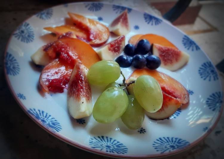 Recette Des Fruits de saison au yaourt nature❤