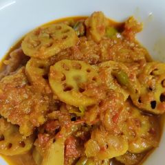 A picture of Lotus stem curry.