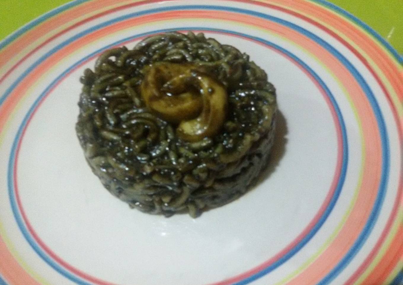 Fideuá negra con calamares con Thermomix