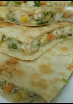 A picture of Breakfast quesadilla||Stuffed Tortilla||Tortilla egg and cheese.