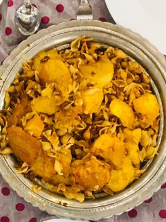 عکسی از دستور ماکارونی صدفی خوشمزه 🍝 با ته دیگ سیب زمینی 🥔