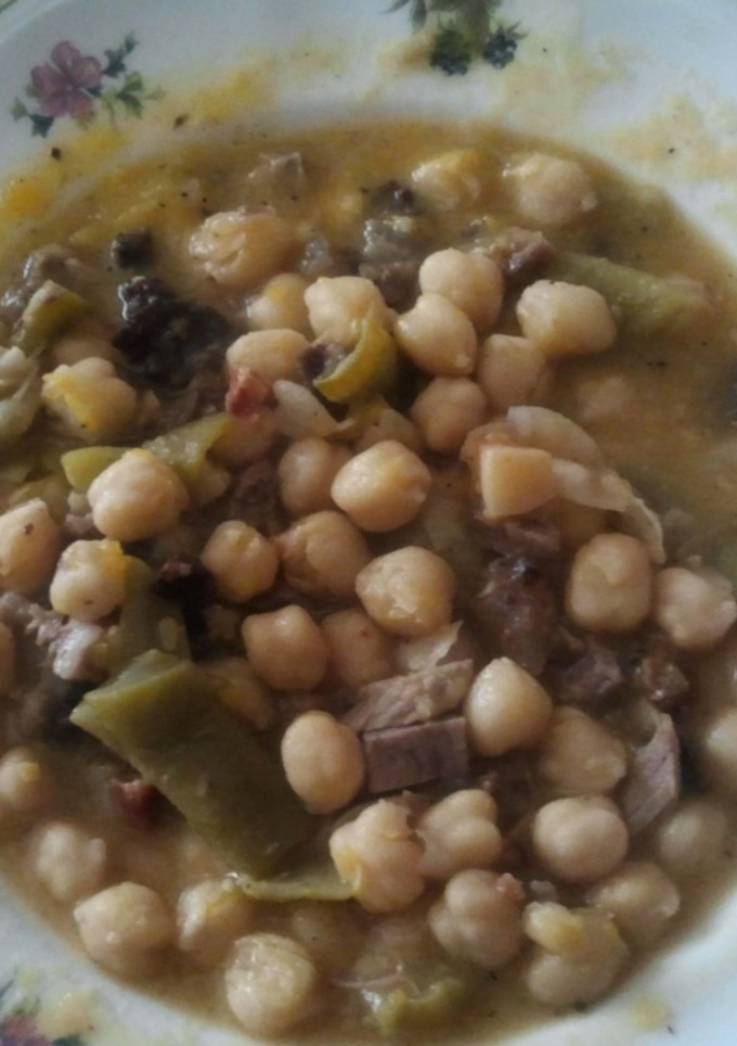 Una foto de Garbanzos con Judías Arrocinas