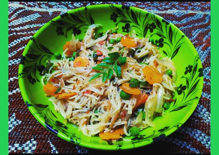 Steps to Make Any-night-of-the-week Vegetable Vermicelli/ Namkeen jave
