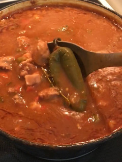 A picture of Cajun chicken and sausage piquant.