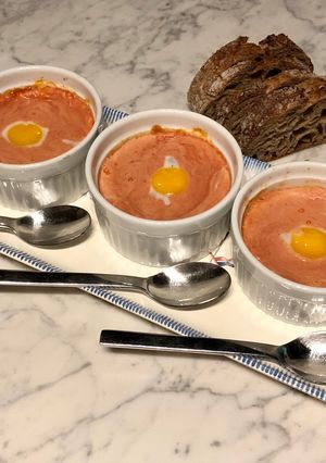Une photo de Œufs cocotte sauce aurore