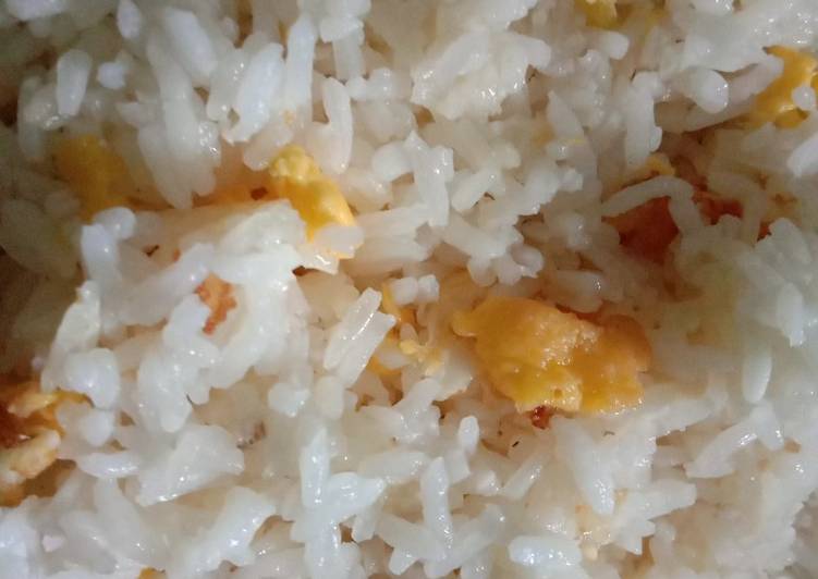 Resep Nasi goreng telor asin yang Lezat