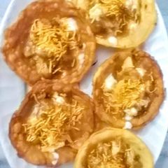 A picture of Katori chaat.