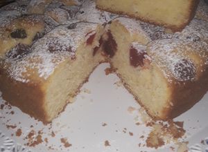 Una foto de Torta matera de limón y membrillo 😋🍋🍋