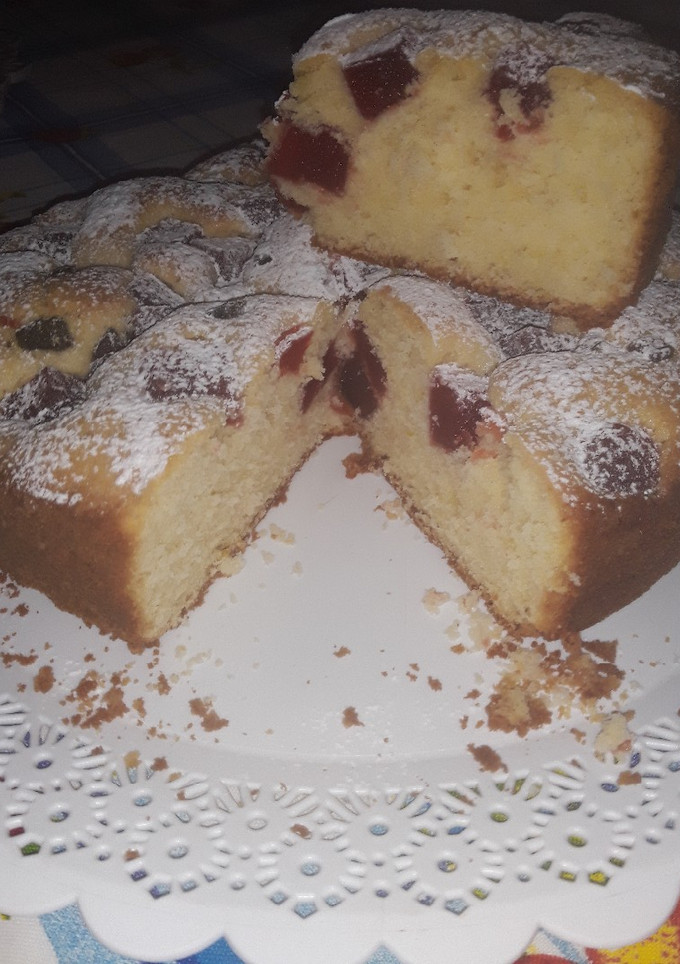 Una foto de Torta matera de limón y membrillo 😋🍋🍋
