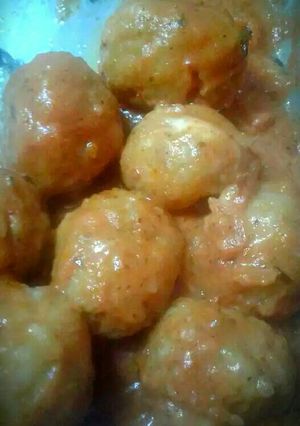 Una foto de Albóndigas de arroz y soja con salsa