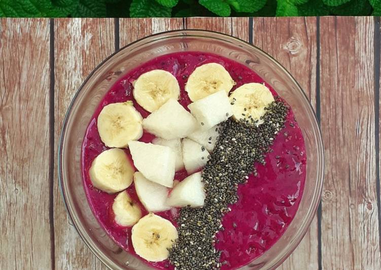Cara Gampang Membuat Dragon Fruit Smoothie Bowl yang Lezat