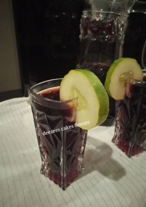 A picture of Hibiscus tiara drink.