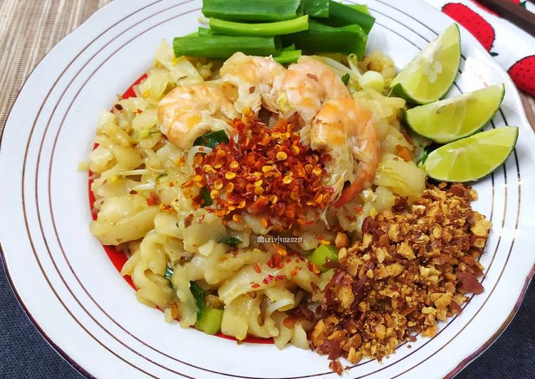 Pad Thai with King Prawns