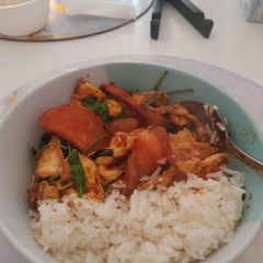 A picture of Stir fried tomatoes and egg.
