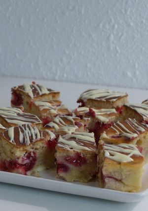 Une photo de Moelleux chocolat blanc - framboises