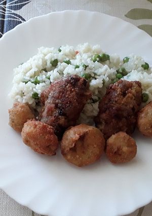 Rántott máj és gomba rizi bizi recept fotója