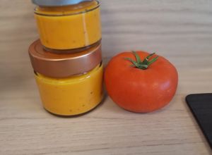 Une photo de Purée bébé tomate carotte et basilic