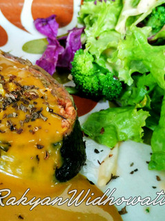Foto resep Grilled Salmon Steak with Mustard Sauce