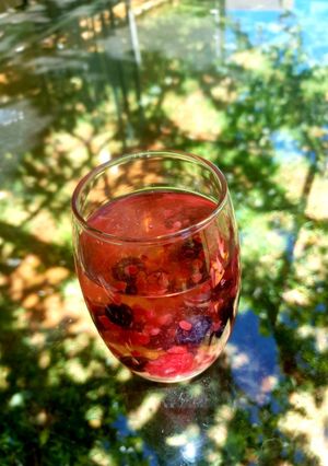 A picture of Summer Rosé Sangria.