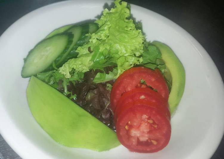 Simple Way to Make Any-night-of-the-week Garden Salad