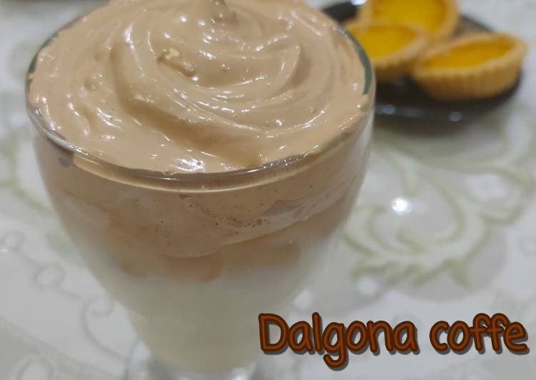 Dalgona coffe