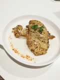 สเต็กอกไก่ ซอสต้มข่า