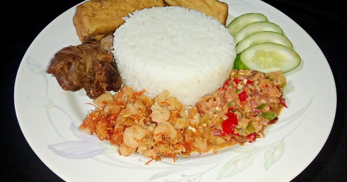 Nasi Rampelo Ayam Dengan Sambal Ganja