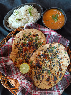 વ્હીટ બટર નાન (Wheat Butter Naan Recipe In Gujarati) રેસીપી મુખ્ય ફોટો