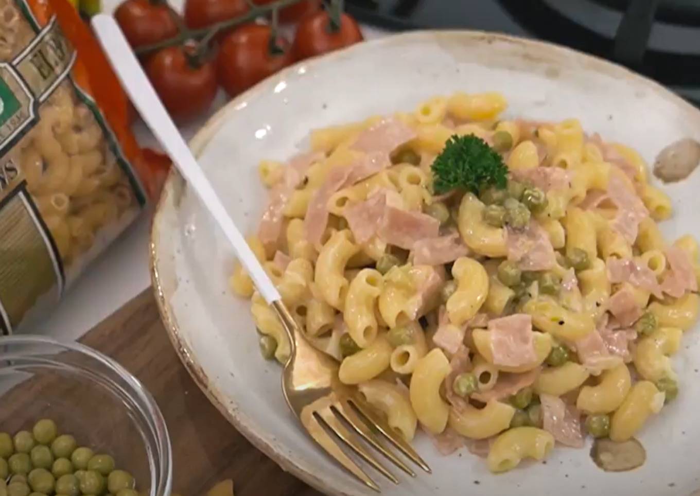 Elbows Daging Ham & Kacang Polong