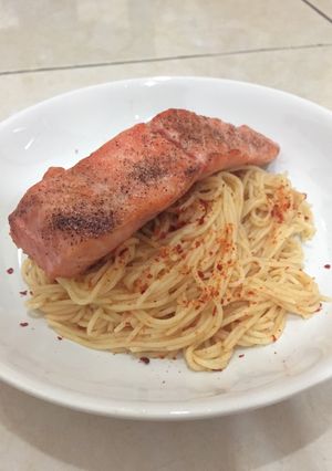 Foto resep Spaghetti Aglio Olio with Grilled Salmon